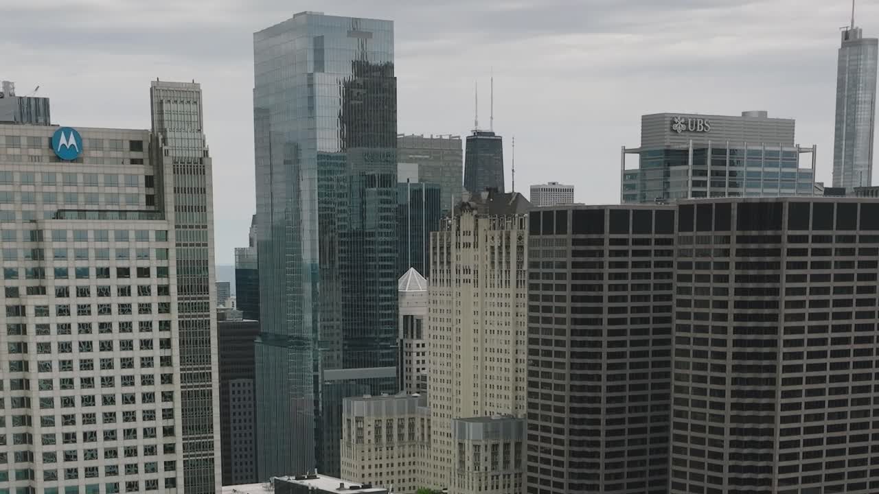 Skyline Moderno di Chicago e Densità Urbana