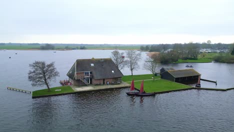 Giethoorn-Village---Venedig-Der-Niederlande