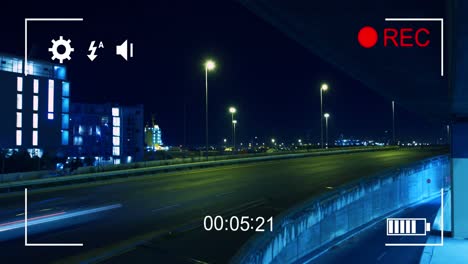 filmando el tráfico nocturno en movimiento rápido en una cámara digital 4k