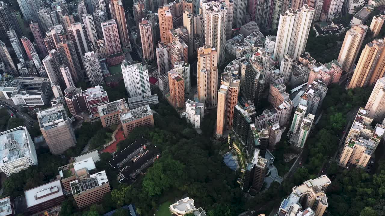 vista de pájaro de los hermosos rascacielos de hong kong