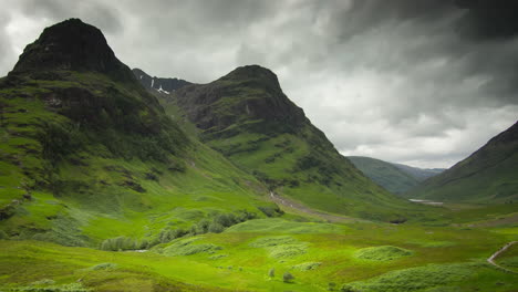 el lapso de tiempo - las tres hermanas de glen coe, tierras altas escocesas, pan ancha izquierda