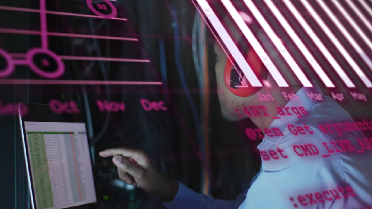 animación del procesamiento de datos sobre un ingeniero afroamericano usando una computadora portátil trabajando en la sala de servidores