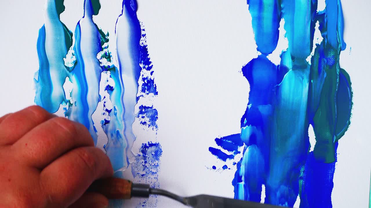 L'artista disegna uno sfondo astratto in acrilico. Sfondo in acrilico