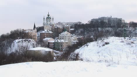 Calle.-La-Iglesia-De-San-Andrés-En-Kiev-Durante-El-Invierno-De-2010.