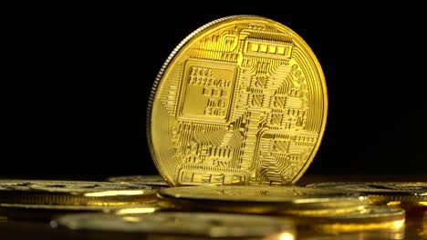 monedas doradas de bitcoin