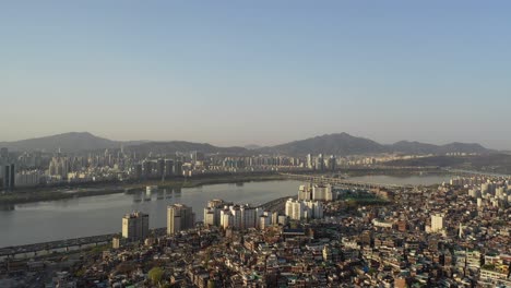 Sonnenaufgang-In-Seoul-Korea-über-Dem-Han-Fluss