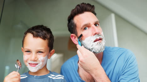 cara, afeitarse y un padre enseñando a su hijo