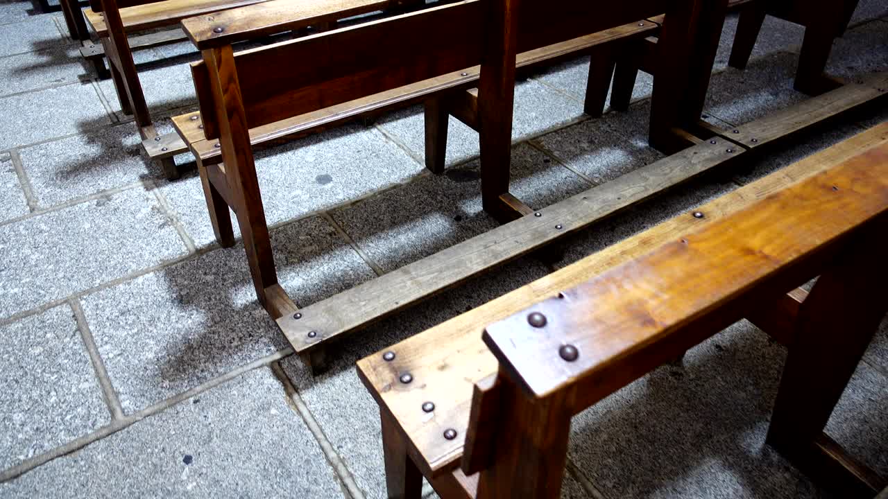 산 후안 데 로스 레이스 수도원의 내부.