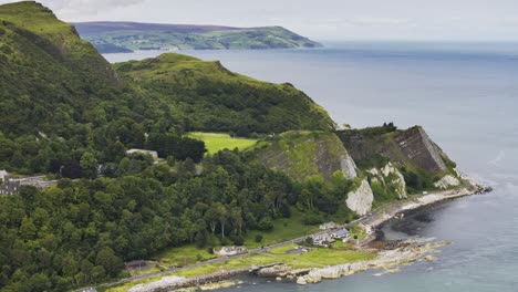 Garron-Point-En-La-Carretera-De-La-Costa-De-Antrim-En-Irlanda-Del-Norte