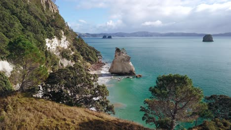 Coastline-of-New-Zealand,-Cathedral-Cove