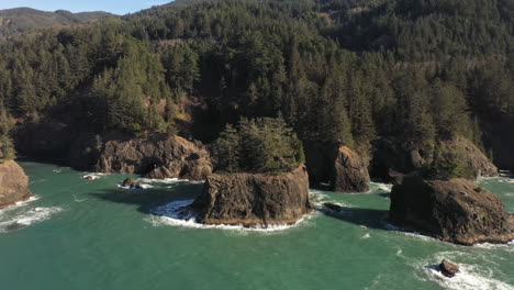 Southern-Oregon-Secret-Beach-coastline