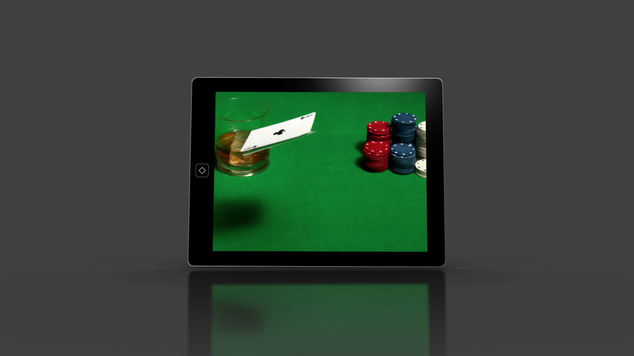 Schermi di dispositivi multimediali che mostrano scene di casinò