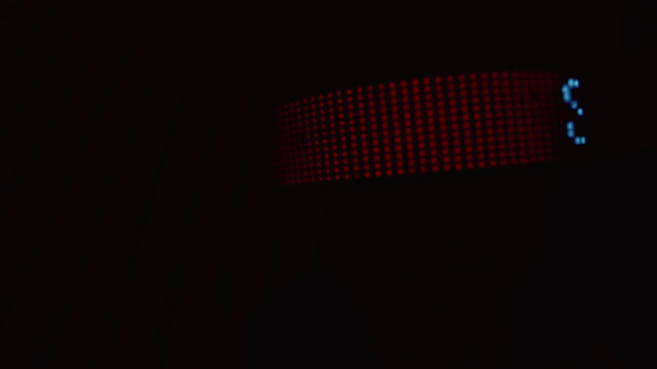 Display LED che mostra numeri e testo