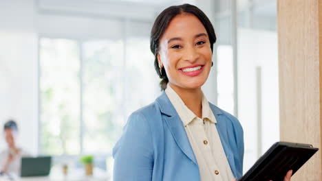 Business-woman,-tablet-and-portrait-of-a-digital