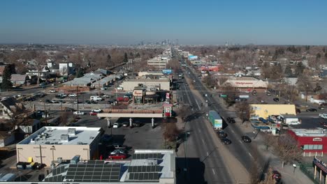 sobre una vía importante al sur de denver colorado