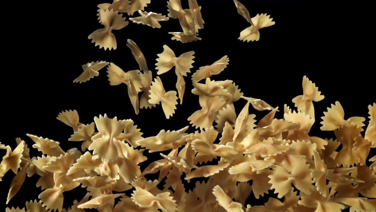 Pasta Farfalle Cruda che Cade al Rallentatore.