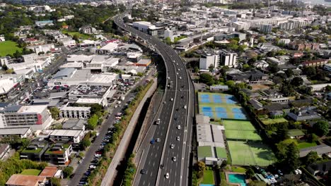 traffic on new zealand highway 1 to auckland city