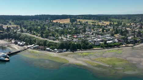 Establecimiento-De-Una-Vista-Aérea-De-La-Ciudad-De-Langley-En-La-Isla-Whidbey