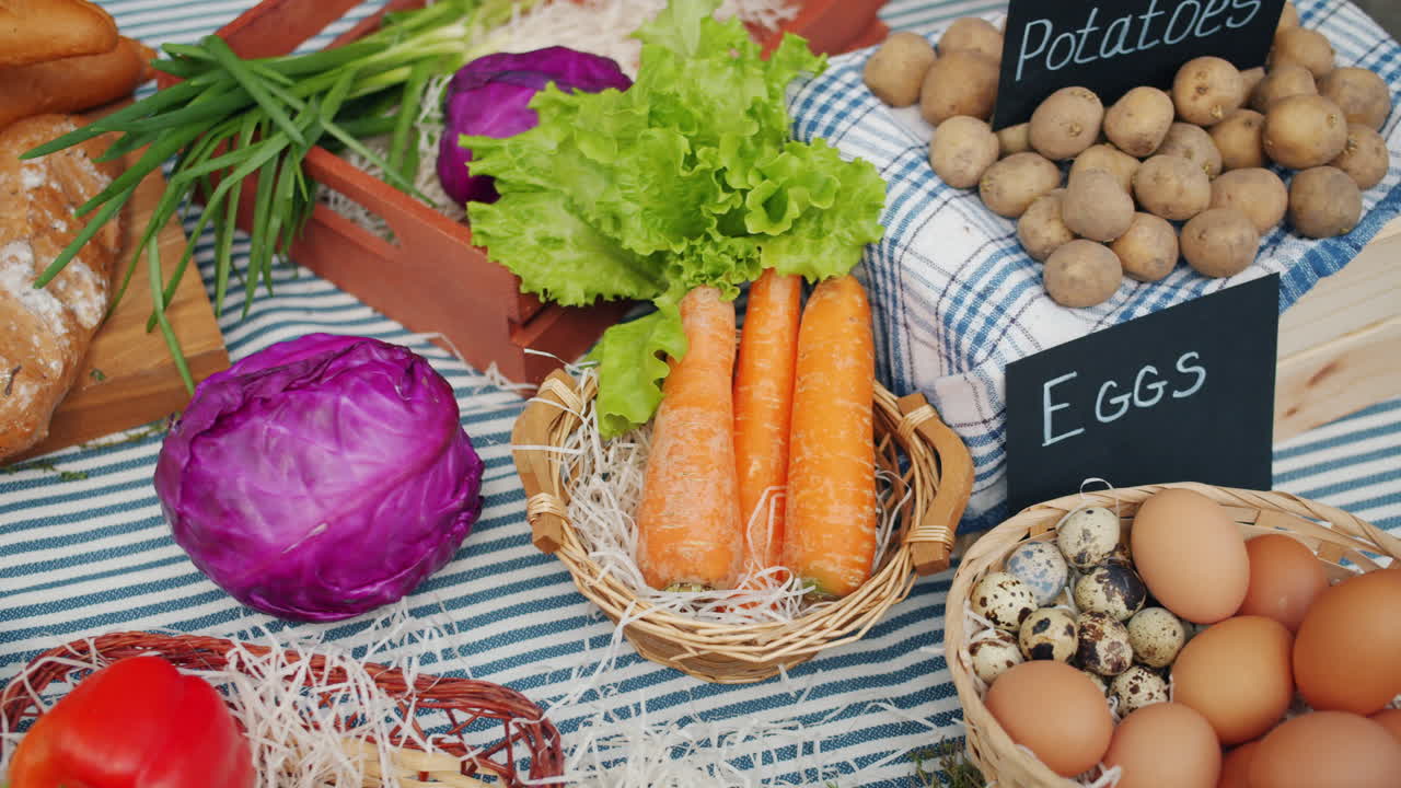 농부 시장에서 신선한 농산물과