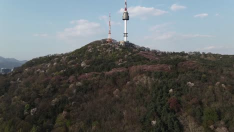 Aerial-drone-shot-Namsan-mountain-and-Seoul-Tower-beautiful-cinematic,-South-Korea