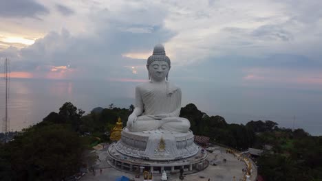 gran templo de buda en phuket, tailandia