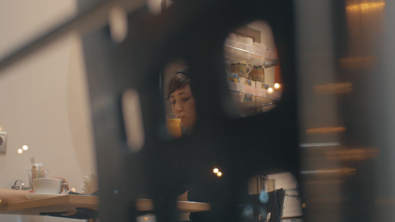 카페에서 만나는 여자 친구들