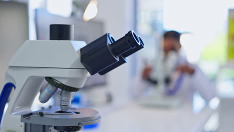 ciencia, investigación e innovación con un microscopio