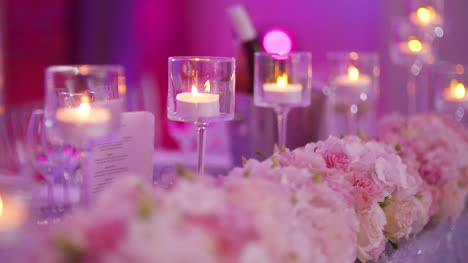 Mesa-Decorada-De-Lujo-Para-La-Cena-De-Bodas-6