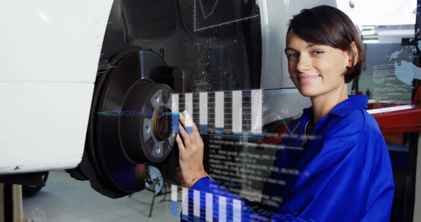 La cámara se aleja, revelando a una técnica automotriz que se estira para comprobar el ajuste del rotor en el buje.
