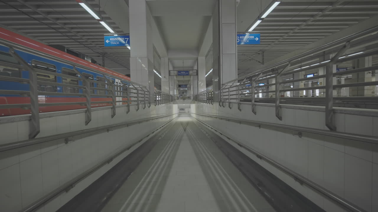 기차역 지하 통로