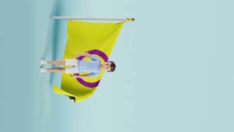 video vertical de un hombre de pie frente a la bandera del orgullo intersexo con una animación de fondo azul