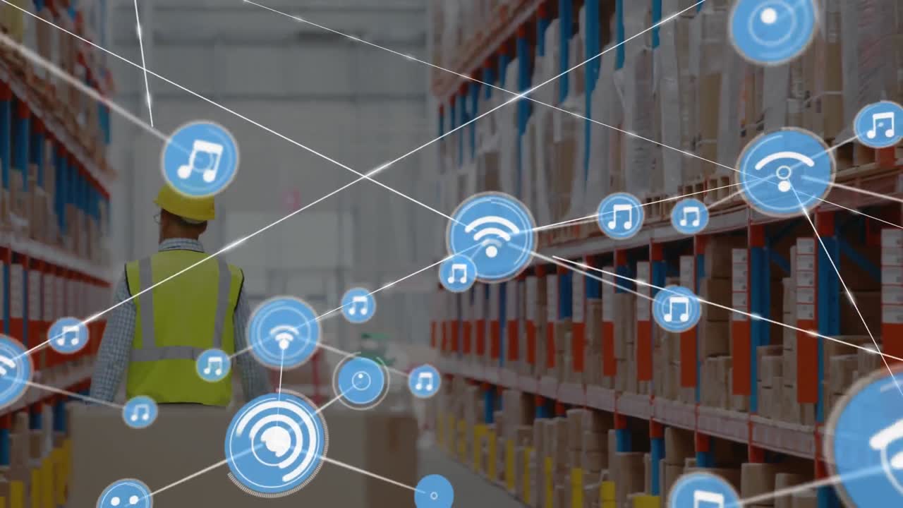 animación de la red de conexiones con iconos sobre el hombre que trabaja en el almacén