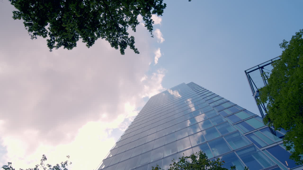 edificios de gran altura en el distrito comercial de zuidas en ámsterdam, países bajos