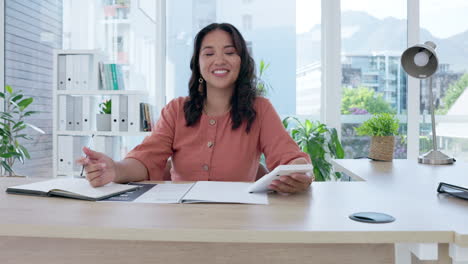 Business-woman,-face-or-calculator-in-office