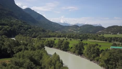 Naturaleza-De-Francia,-Chateauroux-Des-Alpes