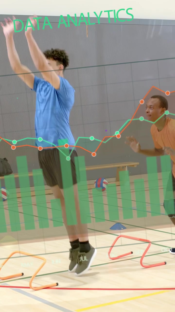Video verticale: Atleta che si prepara per un esercizio e salta gli ostacoli, mentre grafici di dati monitorano l'agilità.