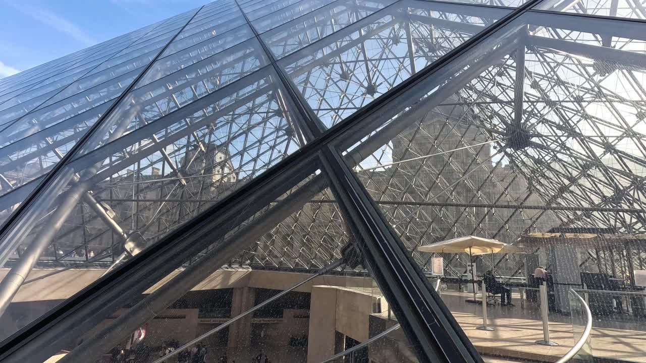 루브르 피라미드 와 안 의 전망