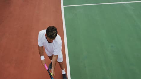 Tennisspieler,-Der-Einen-Dienst-Leistet