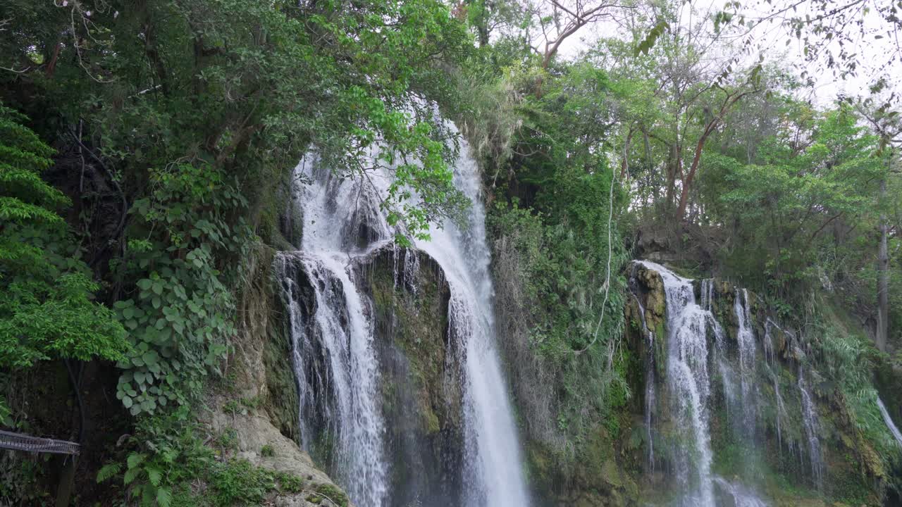 cascadas y en tamasopo san luis postosi