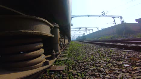 Vía-Férrea-Vista-Desde-El-Viaje-En-Tren-En-La-India-1