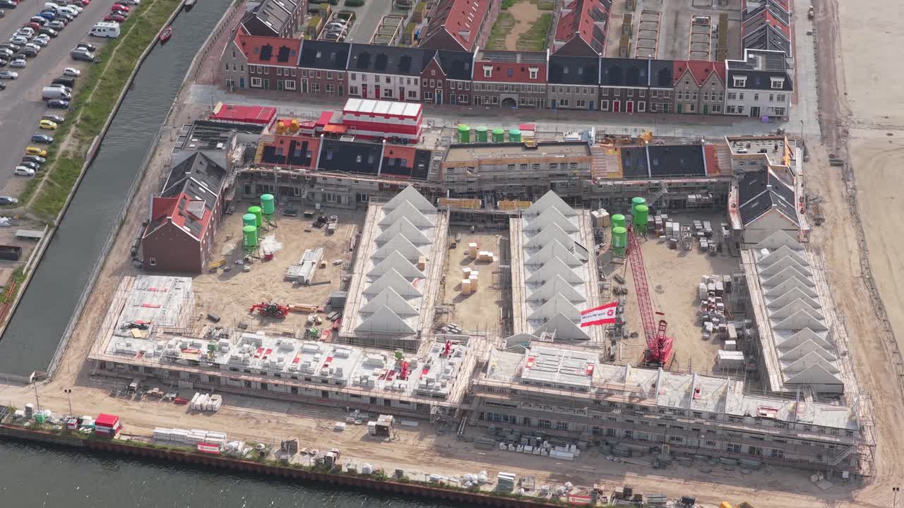 航拍荷蘭鄉村建築地盤，正在興建新房屋。