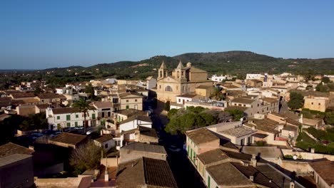 馬洛爾卡 (mallorca) 的一個小鎮