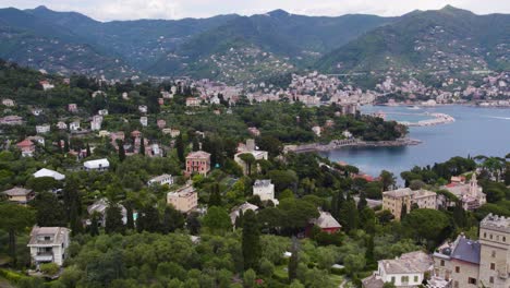 Malerische-Italienische-Küste-Mit-Häusern-In-Der-Nähe-Von-Portofino,-Genua---Luftaufnahme