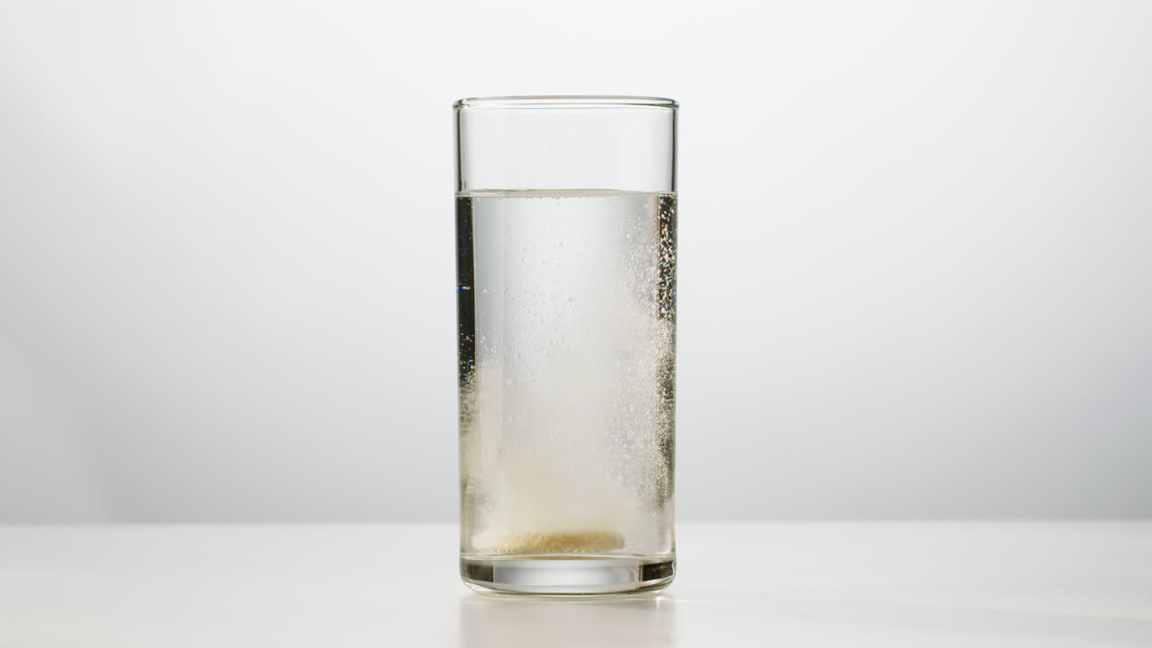 약을 물에 용해하는 것