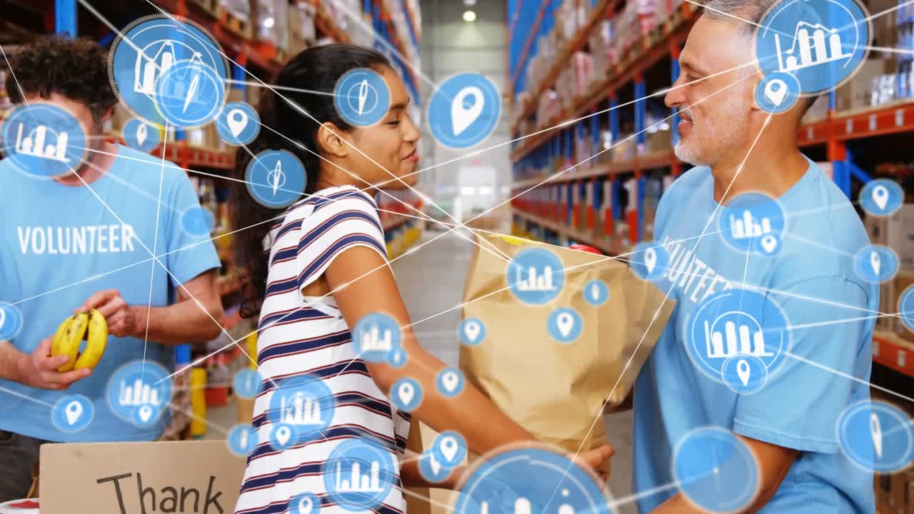 アイコン付きの複雑なネットワークが人々の繋がりを表すネットワークの上に重なるアニメーション