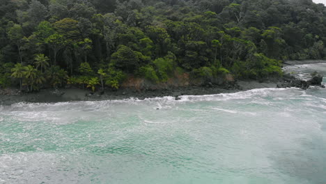 Schönes-Blaues-Meer-Der-Insel-Gorgona