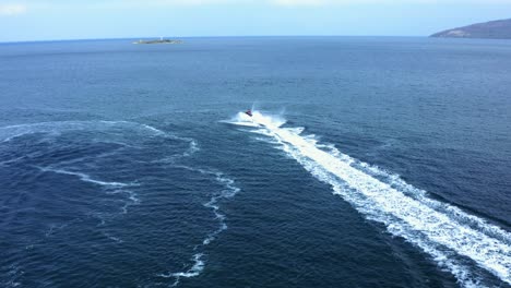 Jet-ski-speeding-on-the-sea