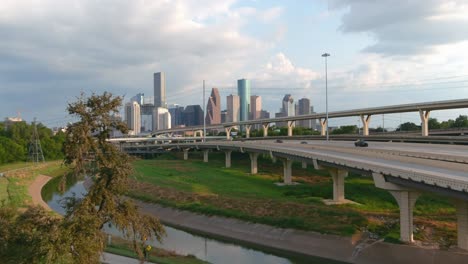 ángulo-Alto-Que-Establece-La-Toma-De-Drones-Del-Centro-De-Houston