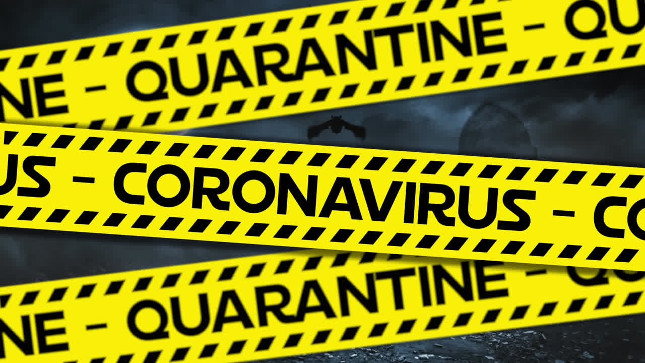 Animazione di testo di avviso quarantena coronavirus su nastro di segnalazione giallo, con pipistrelli, luna e tomba.