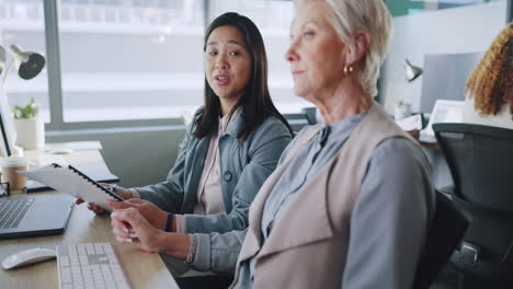 Geschäft,-Frauen-Und-Gespräche-Im-Büro